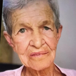 Laura Marinho dos Santos